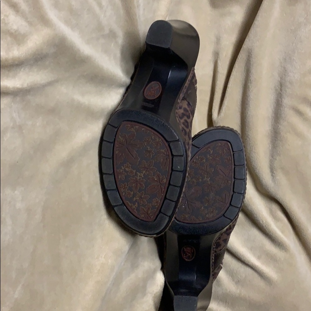 Clogs - Picture 3 of 3